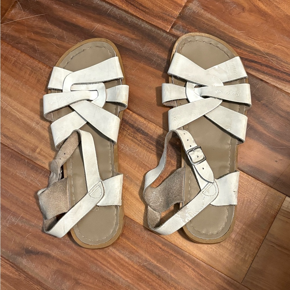 Women's White saltwater Sandals by hoy size 8‎
